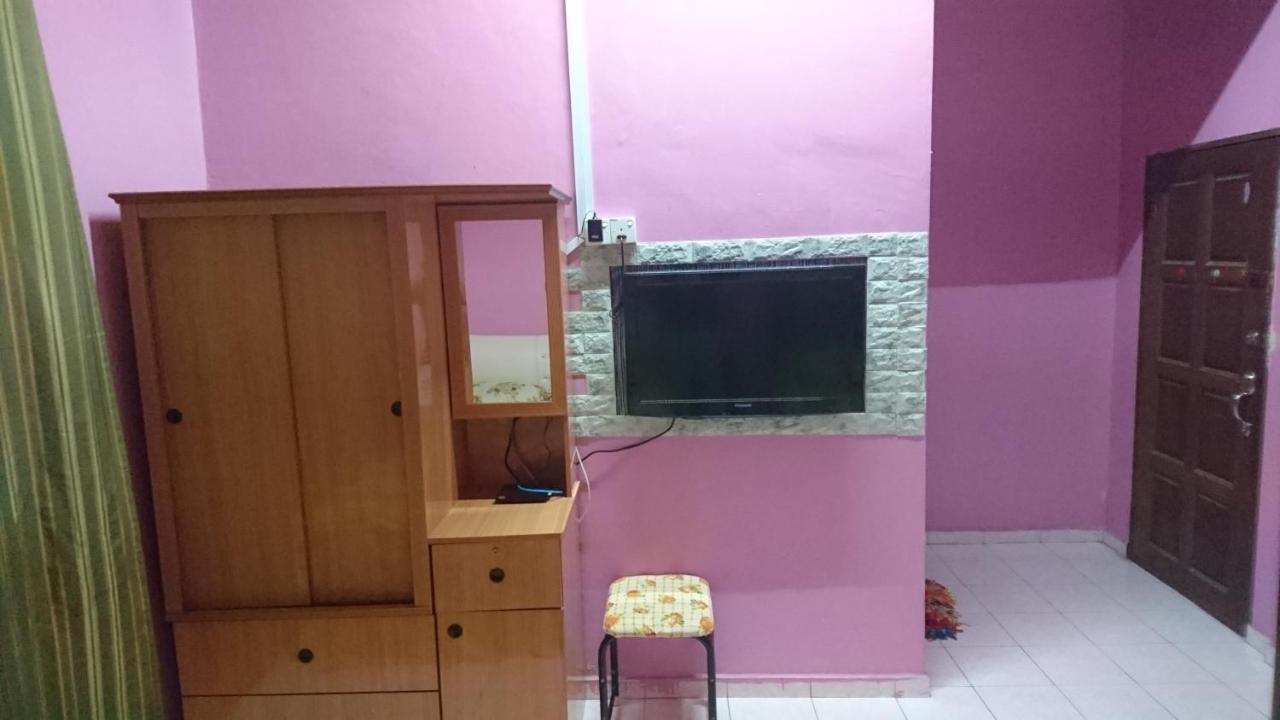Roomstay Srizahrani * Muar