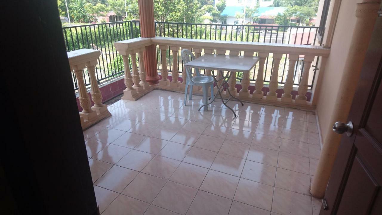 Roomstay Srizahrani Homestay *